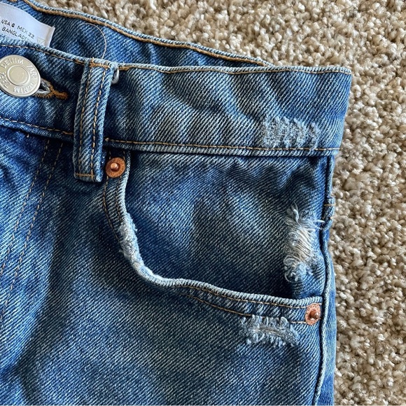 Zara Denim Shorts Women’s 0 Blue Medium Wash Distressed Cut off Raw Frayed Hem - Picture 8 of 14